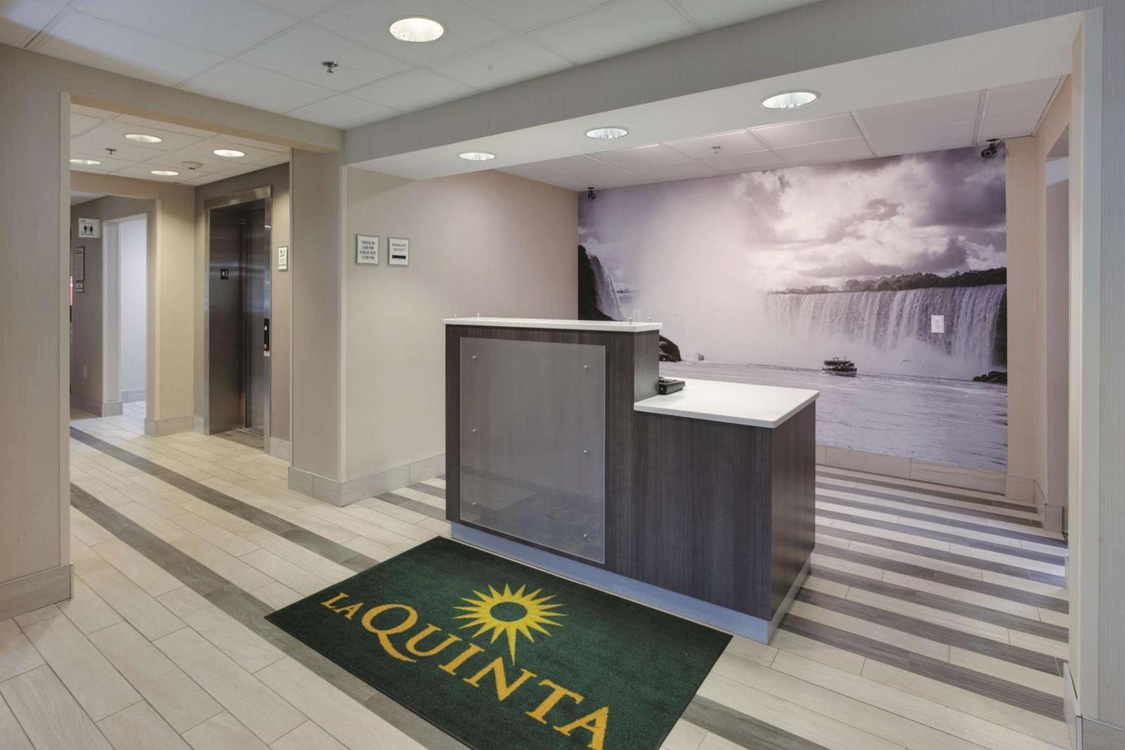 La Quinta Inn & Suites by Wyndham Batavia